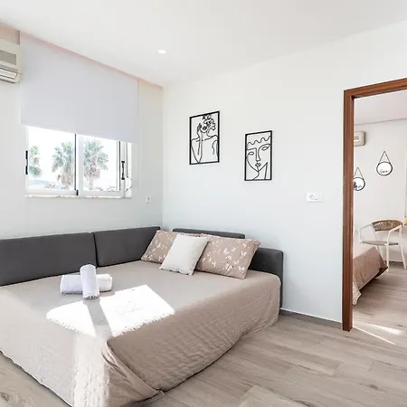Nefeli-beachfront -apartment דירה העיירה קוס