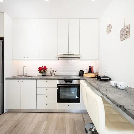 Nefeli-beachfront -apartment * העיירה קוס