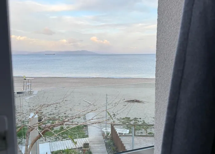 Nefeli-beachfront -apartment